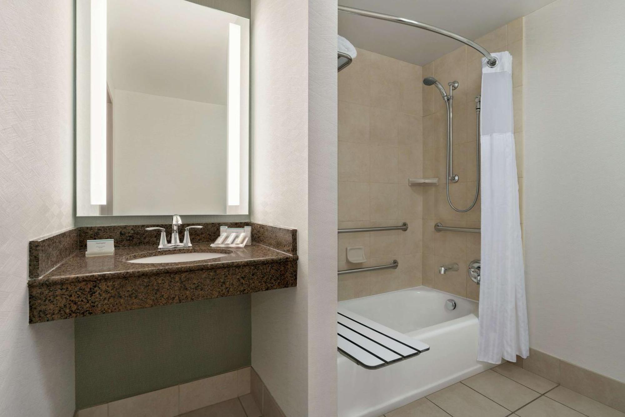 Hilton Garden Inn Charlotte/Ayrsley Exterior photo